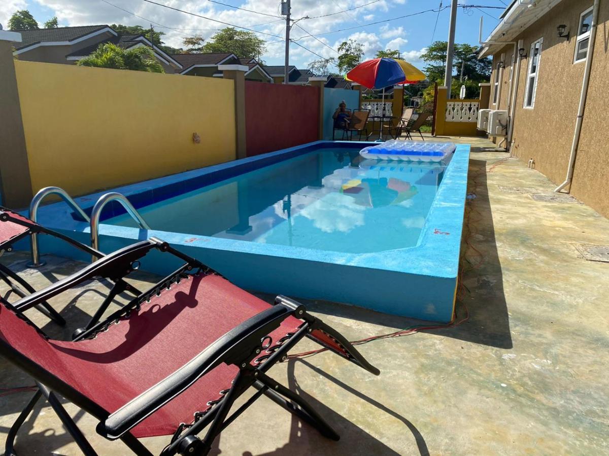 Paradise Villa Shared Onsite Private Pool Onsite Gym Очо-Риос Экстерьер фото