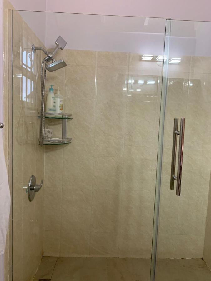 Paradise Villa Shared Onsite Private Pool Onsite Gym Очо-Риос Экстерьер фото